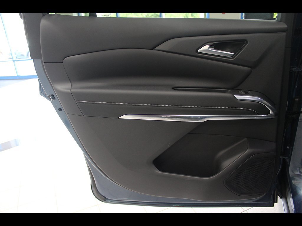 Used 2024 Chevrolet Traverse LS FWD image 18