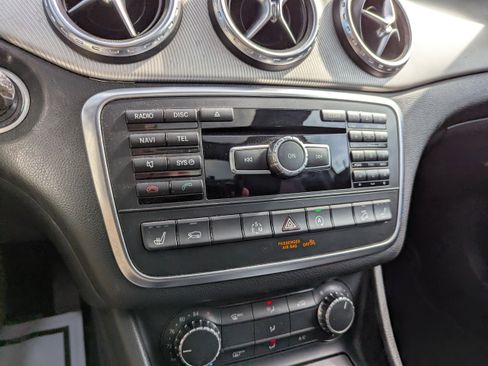 Used 2015 Mercedes-Benz GLA 250 4MATIC image 23