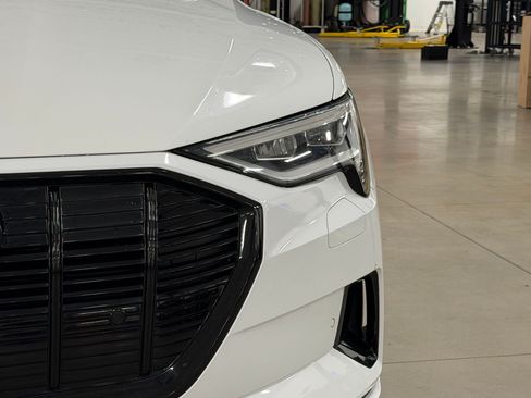Used 2021 Audi e-tron Premium w/ Convenience Plus Package AWD/4WD image 11