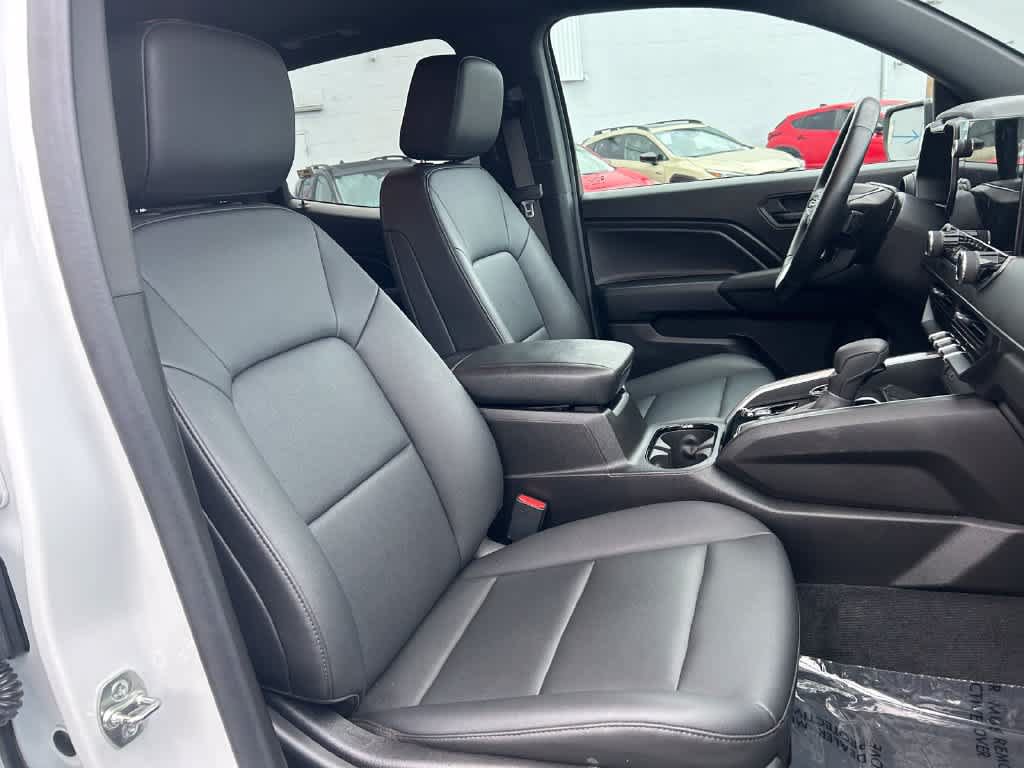 Used 2025 Chevrolet Colorado Trail Boss AWD/4WD image 14
