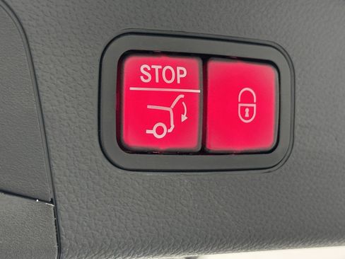 Used 2021 Mercedes-Benz GLC 300 image 21