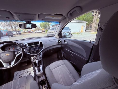 Used 2017 Chevrolet Sonic LT w/ Convenience Package image 21