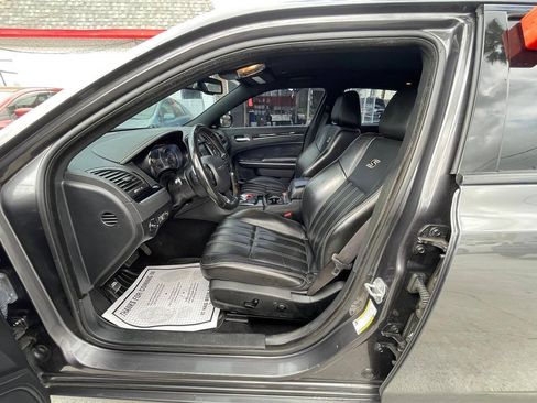 Used 2019 Chrysler 300 S AWD/4WD image 3