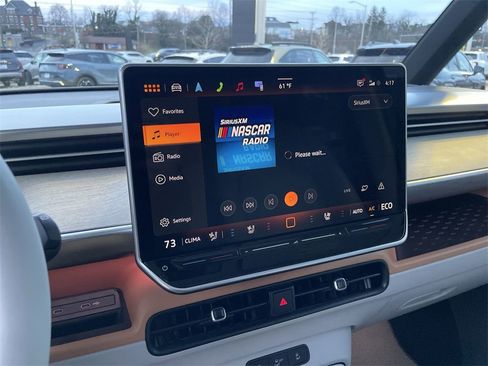 Used 2025 Volkswagen ID. Buzz 1st Edition image 12