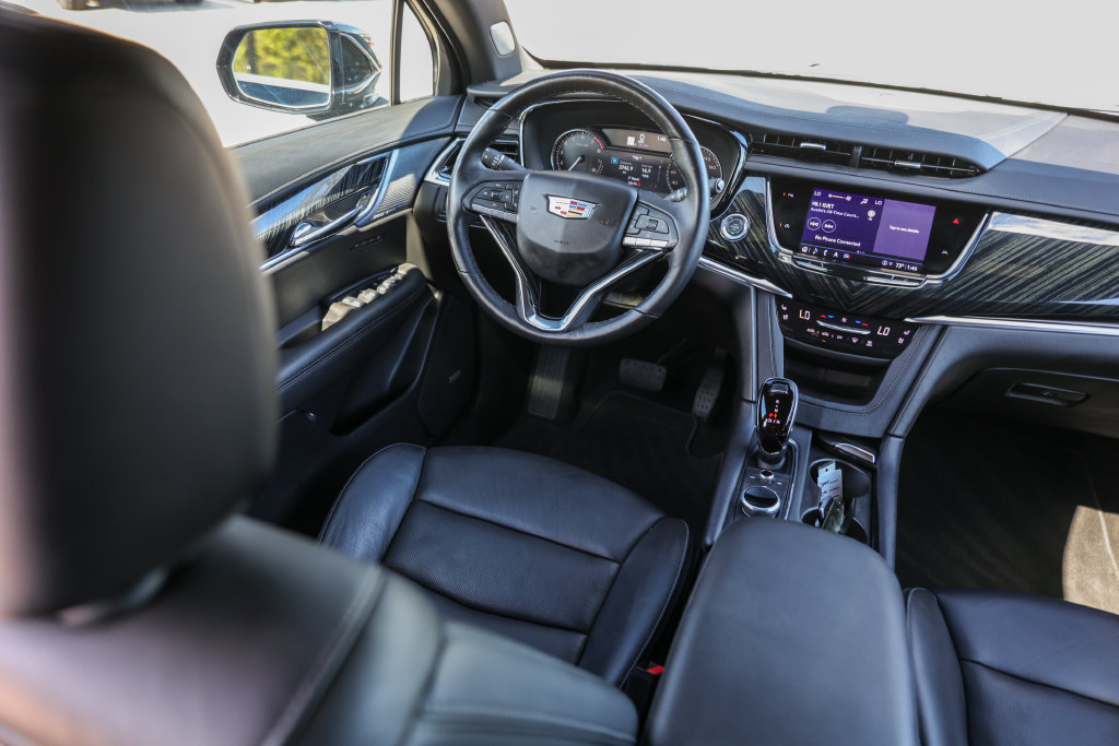 Used 2025 Cadillac XT6 Premium Luxury FWD image 29