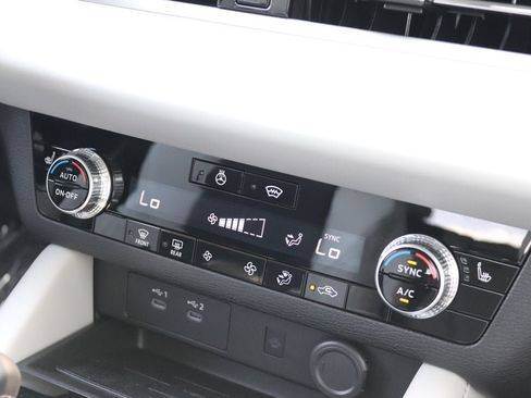 Used 2026 Mitsubishi Outlander SE AWD/4WD image 26