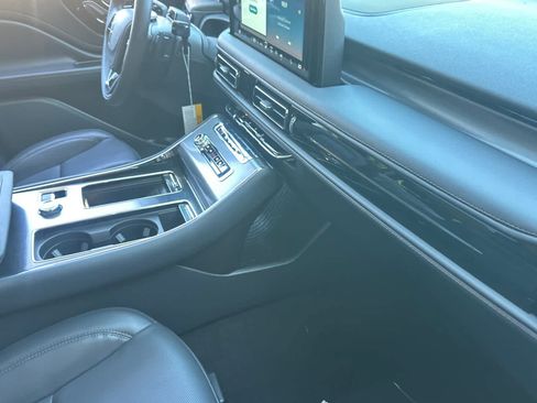 New 2026 Lincoln Aviator AWD image 16