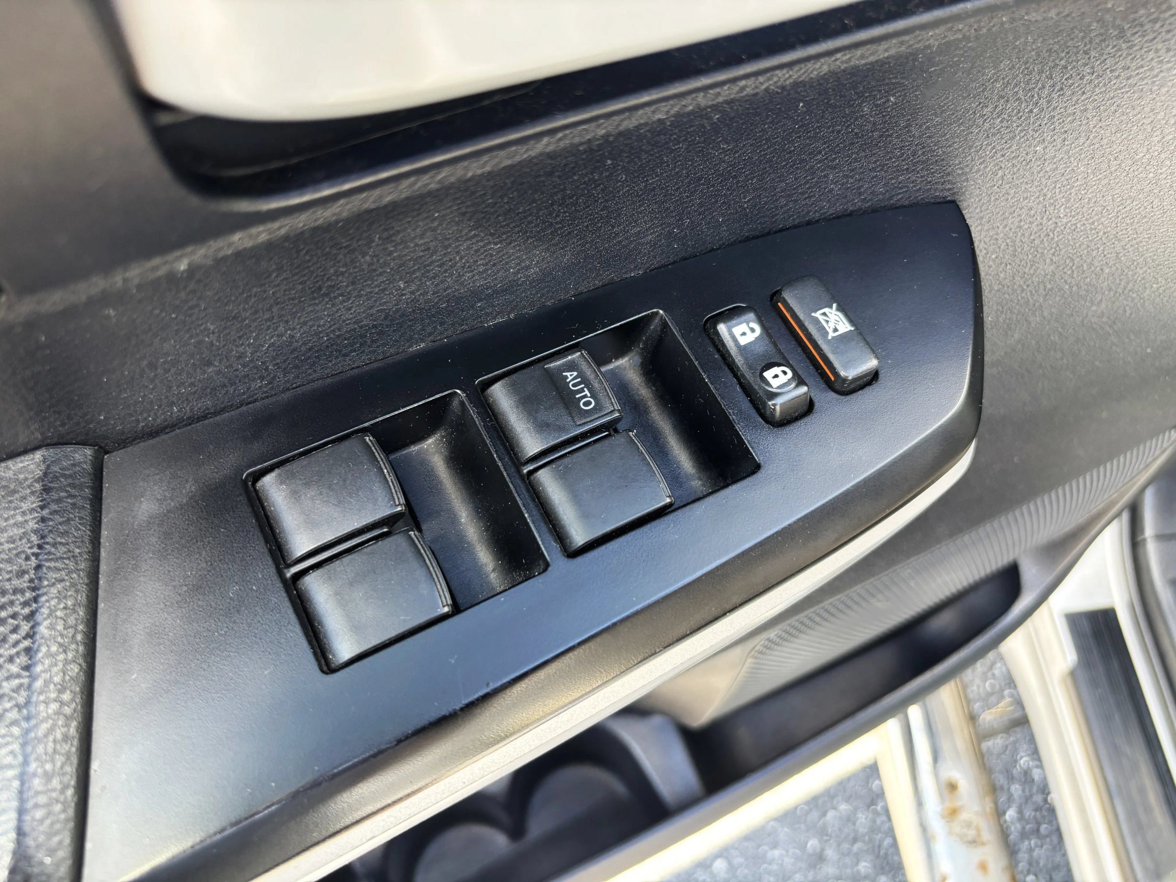 Used 2014 Toyota Tundra SR5 w/ TRD Off Road Package AWD/4WD image 14