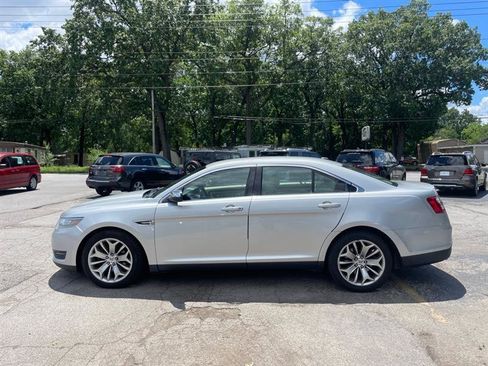 Used 2014 Ford Taurus Limited FWD image 8