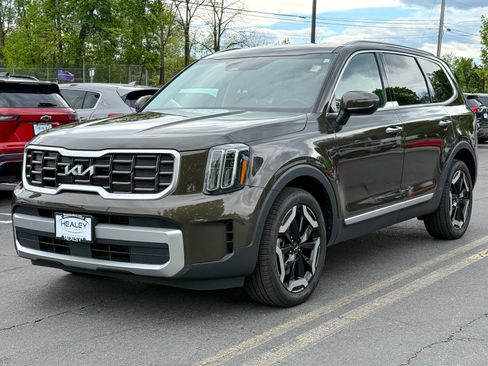 Certified 2023 Kia Telluride S AWD/4WD image 3