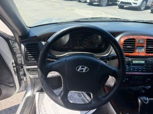 Used 2005 Hyundai Sonata GLS FWD image 17