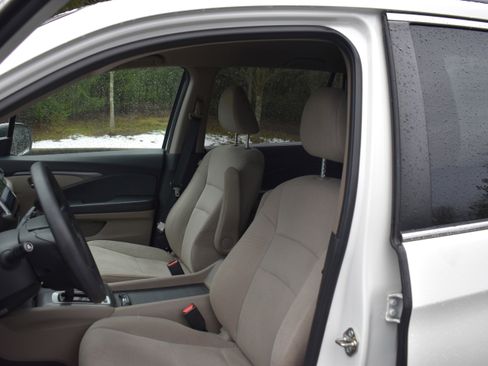 Used 2016 Honda Pilot EX image 3