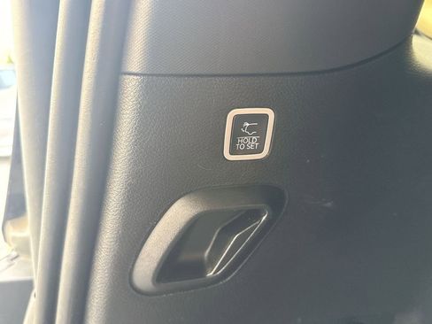 Used 2022 Jeep Grand Wagoneer Series III w/ Rear Seat Video Group 1 image 25