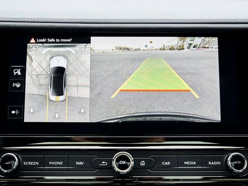 Used 2025 Bentley Flying Spur Plug-In Hybrid image 88