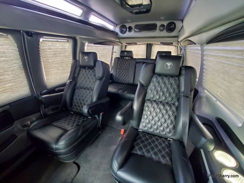Used 2023 Chevrolet Express 2500 RWD image 3