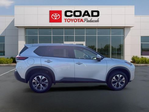 Used 2023 Nissan Rogue SV FWD image 6