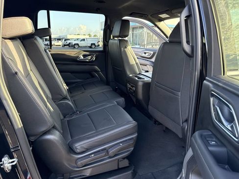 Used 2023 Chevrolet Suburban LT RWD image 26