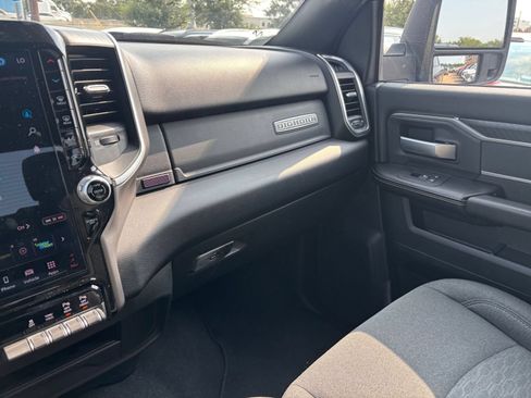 Used 2025 RAM 2500 Big Horn AWD/4WD image 35