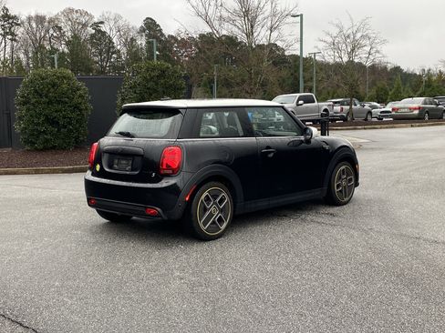 Certified 2024 MINI Cooper SE image 3