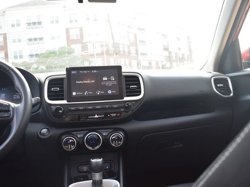 Used 2026 Hyundai Venue SEL FWD image 33