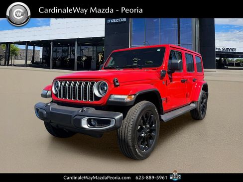 Used 2025 Jeep Wrangler Unlimited Sahara AWD/4WD image 1