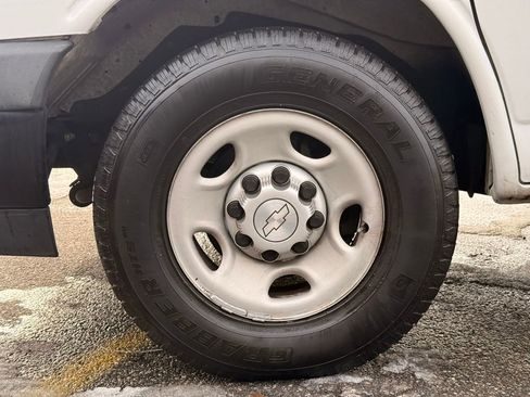 Used 2019 Chevrolet Express 2500 w/ Communications Package image 10