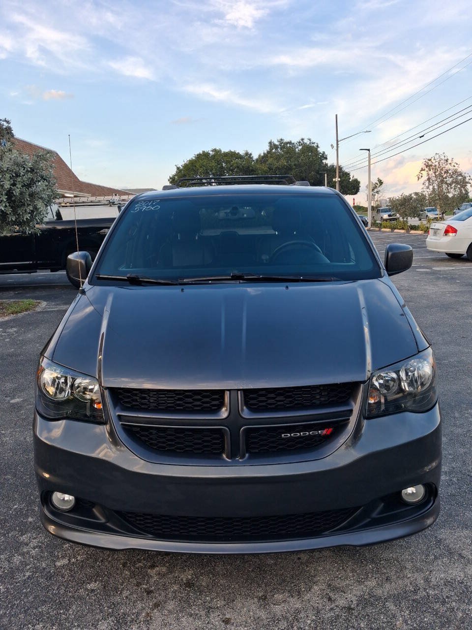 Used 2017 Dodge Grand Caravan GT FWD image 3