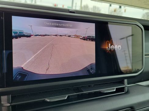 New 2026 Jeep Gladiator Sahara image 28