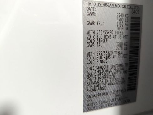 Used 2025 Nissan Murano SV image 24