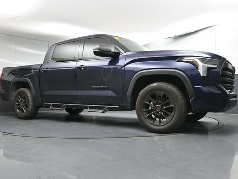 Used 2022 Toyota Tundra SR5 w/ Convenience Package image 23