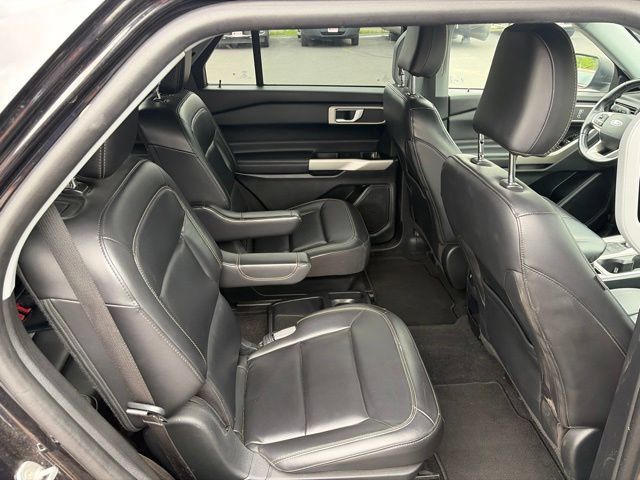 Used 2021 Ford Explorer XLT w/ Equipment Group 202A AWD/4WD image 24
