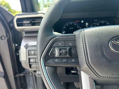 Used 2025 Toyota Tacoma TRD Off-Road AWD/4WD image 21