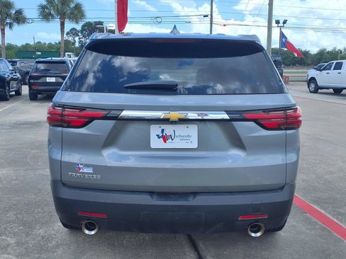 Used 2023 Chevrolet Traverse LS FWD image 6
