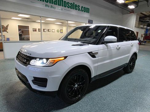 Used 2017 Land Rover Range Rover Sport SE AWD/4WD image 2