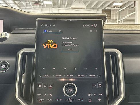 Used 2024 GMC Acadia Elevation image 18