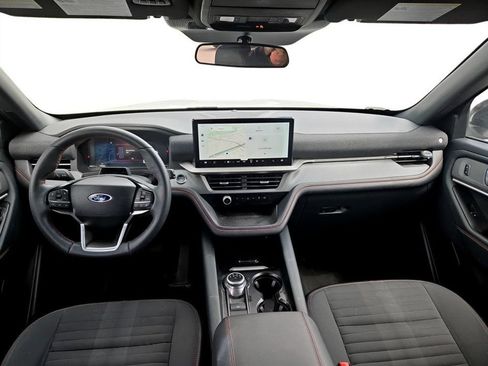 Used 2025 Ford Explorer ST-Line w/ ST-Line Street Pack AWD/4WD image 13