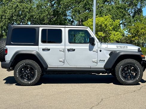 Used 2023 Jeep Wrangler Unlimited w/ Cold Weather Group image 3