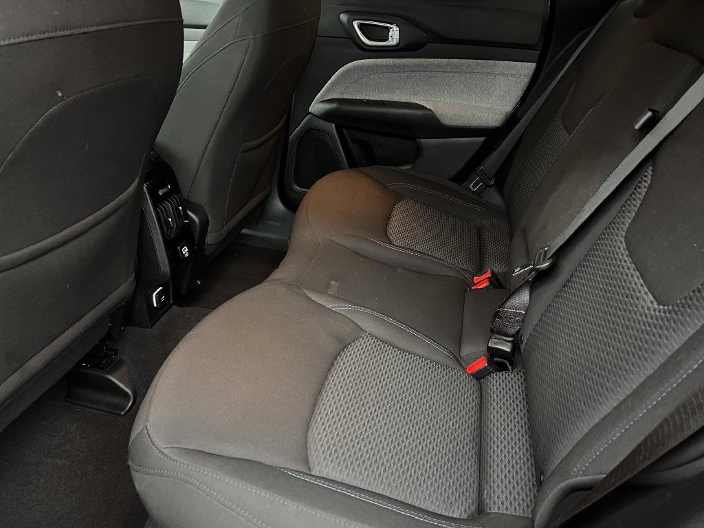 Used 2023 Jeep Compass Sport AWD/4WD image 12