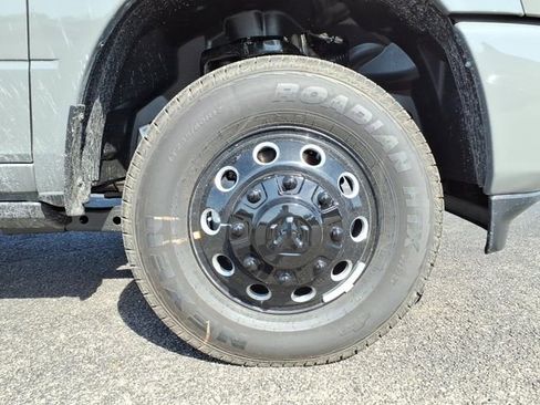 New 2026 RAM 3500 Laramie AWD/4WD image 9