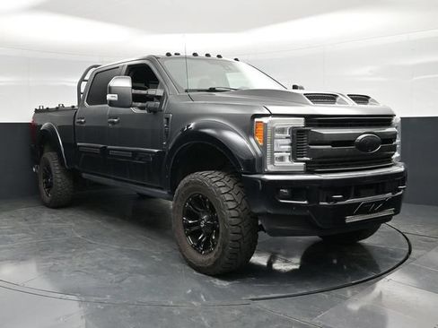Used 2018 Ford F250 Lariat w/ Lariat Ultimate Package AWD/4WD image 6