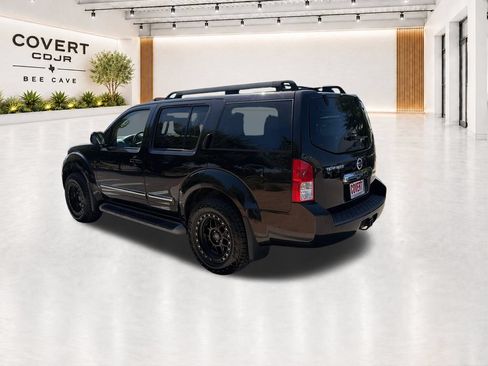 Used 2012 Nissan Pathfinder LE RWD image 9