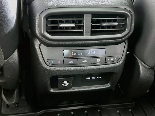 Used 2025 Honda Pilot TrailSport image 13