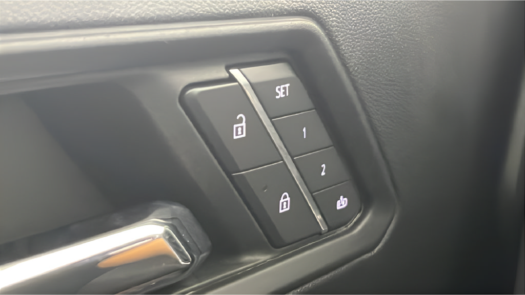 Used 2023 GMC Canyon AT4 w/ AT4 Premium Package AWD/4WD image 30