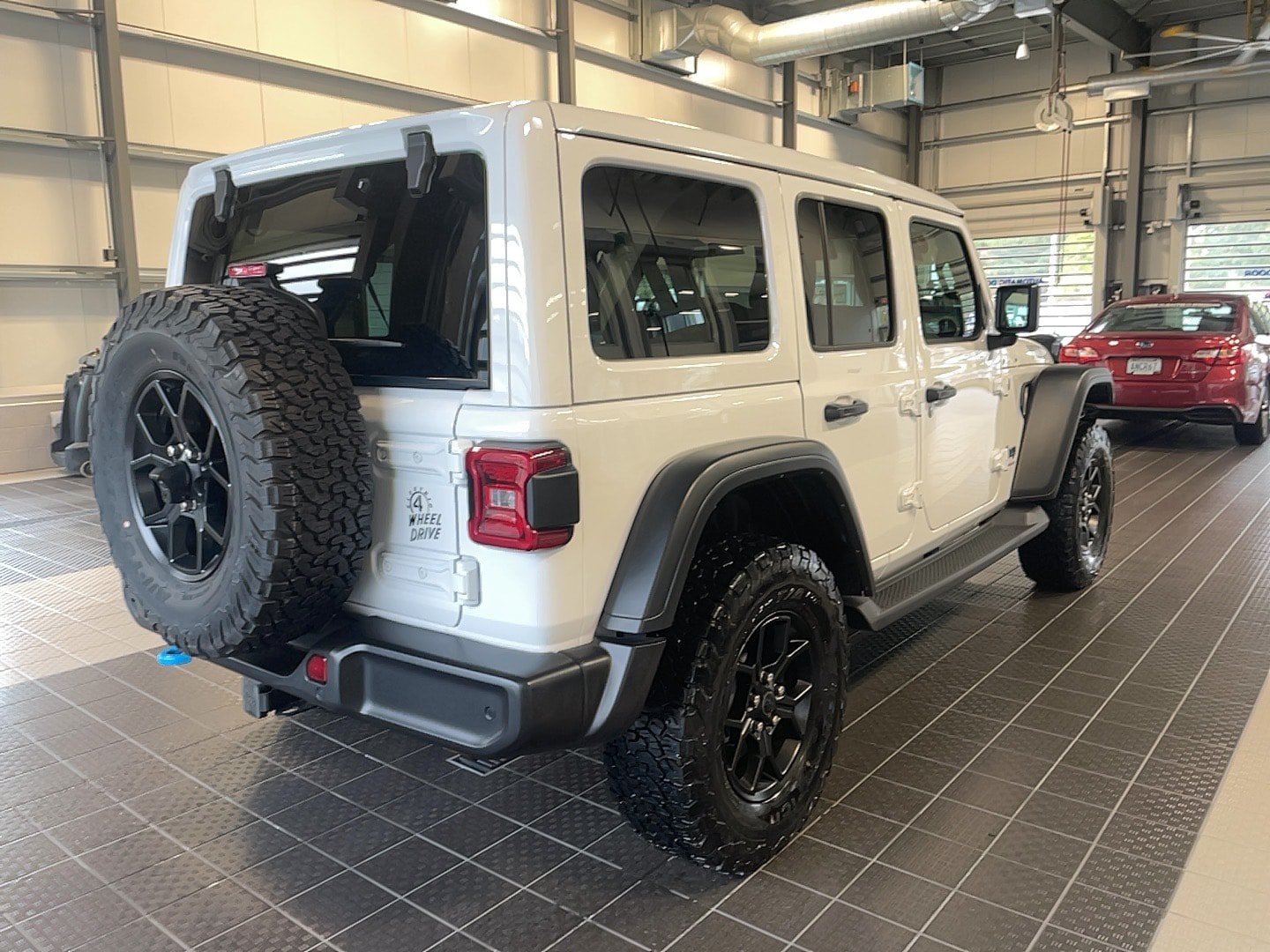 Used 2024 Jeep Wrangler Unlimited AWD/4WD image 9