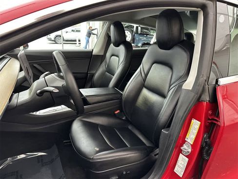 Used 2019 Tesla Model 3 Standard Range image 11