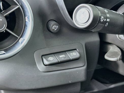Used 2016 Chevrolet Camaro SS RWD image 11
