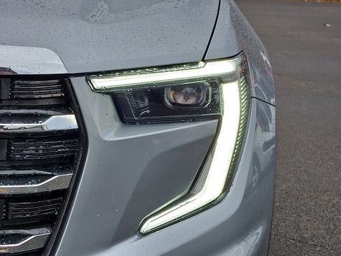 Certified 2025 GMC Acadia Elevation image 9