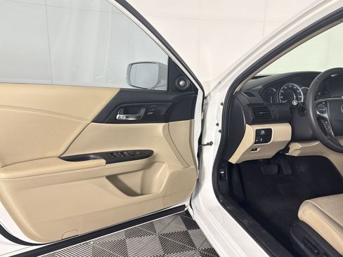 Used 2015 Honda Accord EX-L image 5