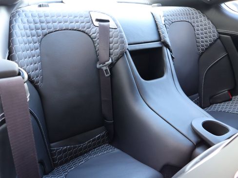 Used 2014 Aston Martin Vanquish Coupe image 18