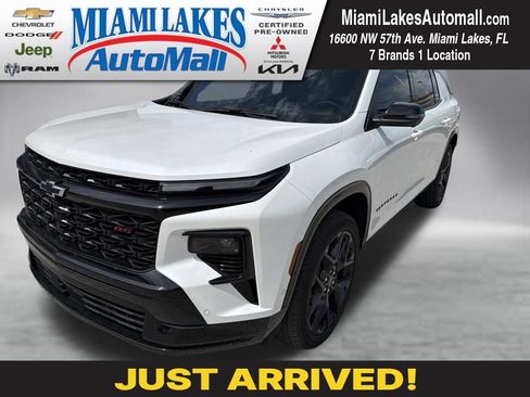 Used 2024 Chevrolet Traverse RS FWD image 1